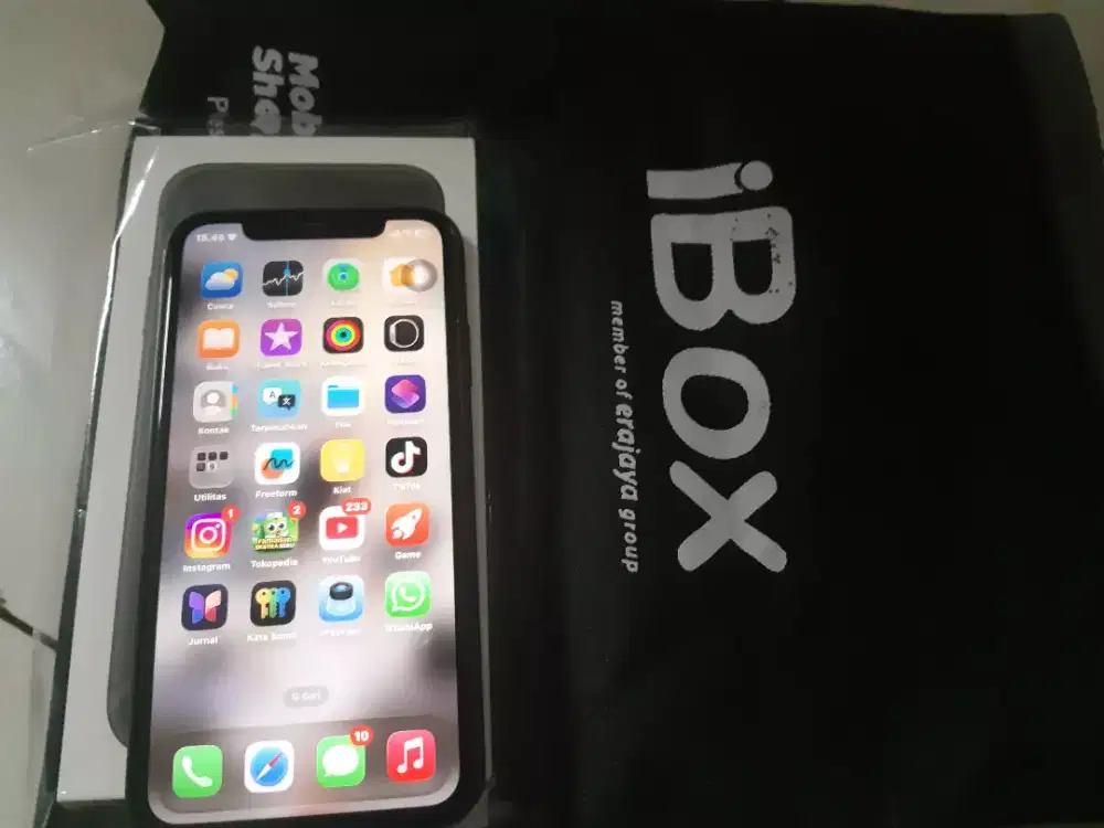 Iphone 11 64gb like new IBOX