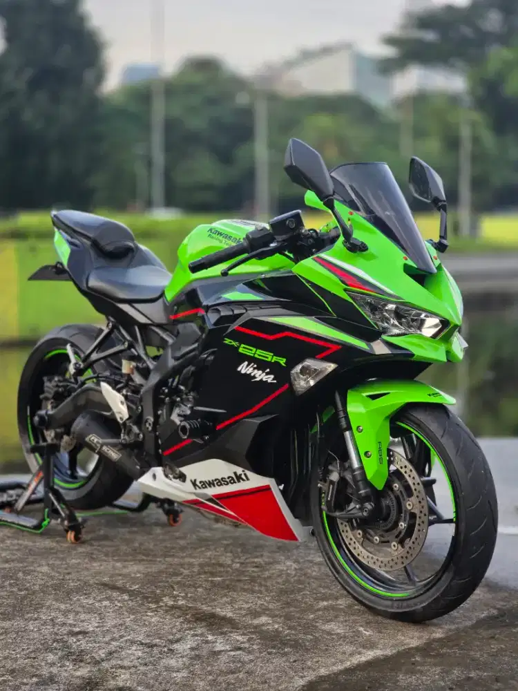 Kawasaki ZX25R ABS Hijau