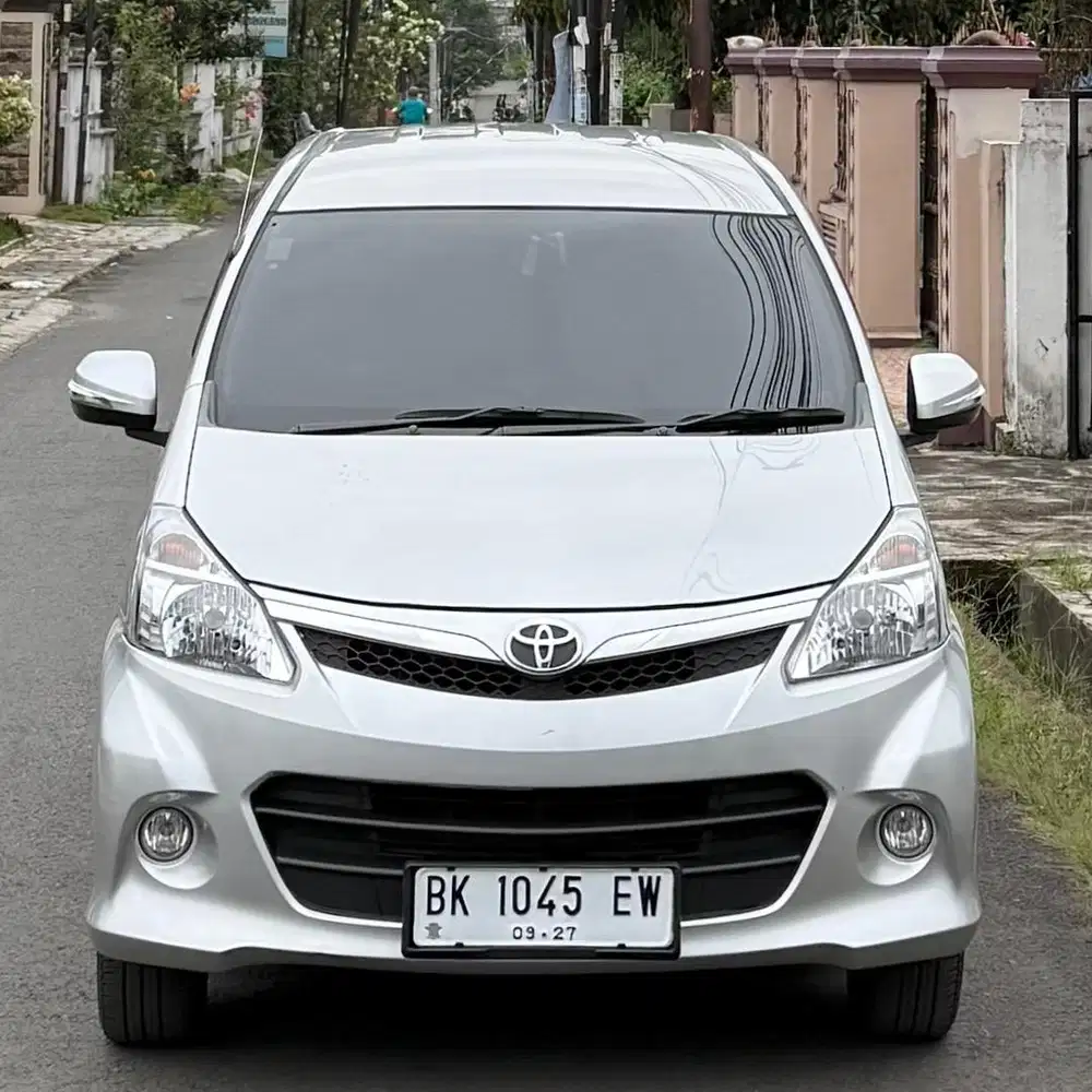 Toyota Avanza Veloz 1.5 Matic 2012