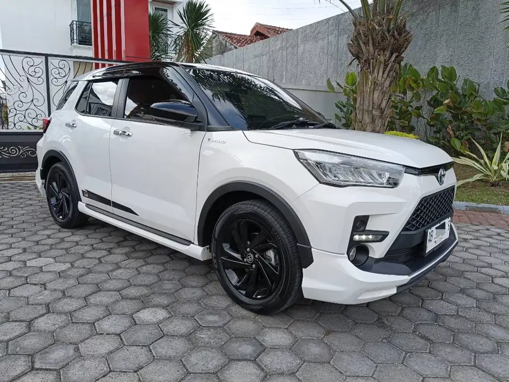 KM 20rb Toyota Raize GR Turbo TSS Two Tone 2022