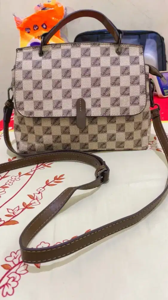 Tas LOLOL, kancing embos, berpuring