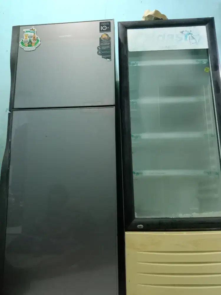 Kulkas Polytron 2 pintu dan showcase
