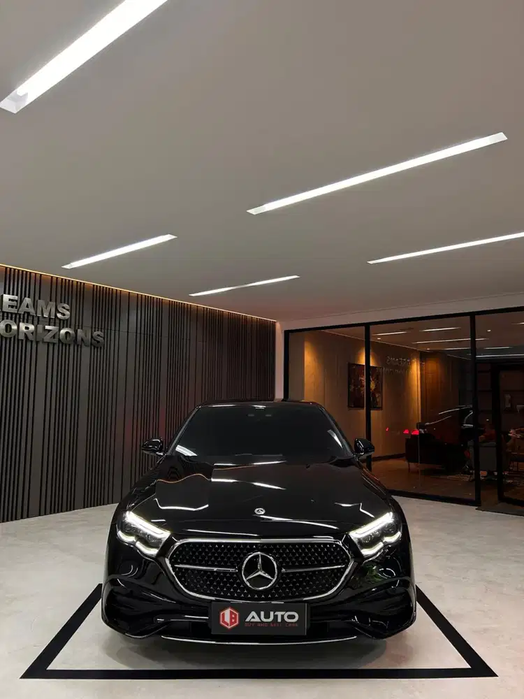 Mercedes-Benz E300 AMG 2025 Hitam Km7rb Nik 2024 B2056ZBD