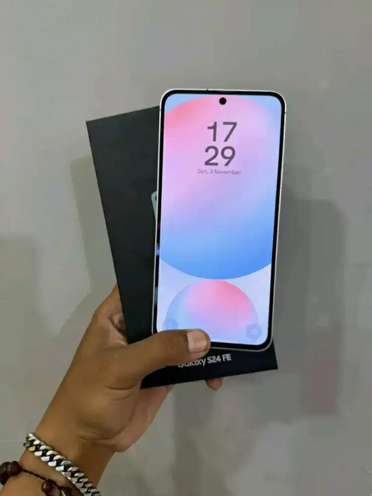 Samsung S24 FE 512 Blue Limited Edition~Like New