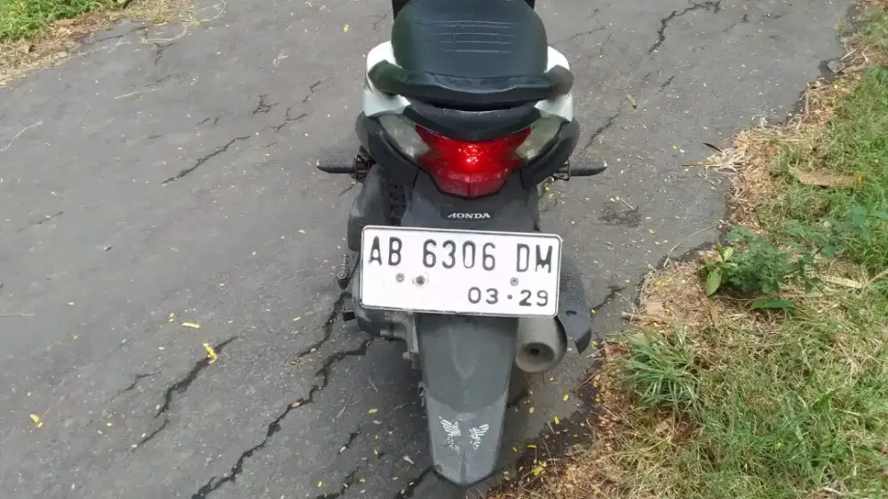 Jual honda beat murah th 2014 putih