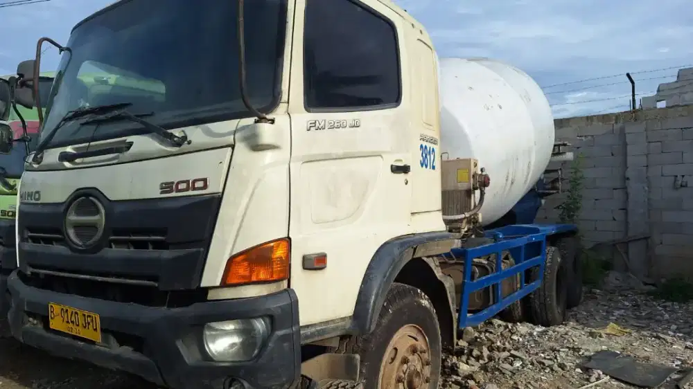 Hino Lohan FM 260 Ti Tronton 6×4 Mixer 7-8 Kbk Ors Turbo BIO Solar