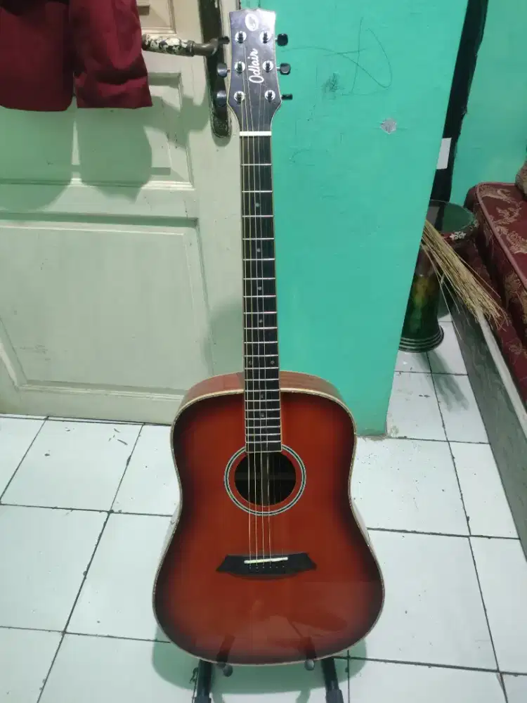 Gitar Merk Odlair 0D511SE Top Solid