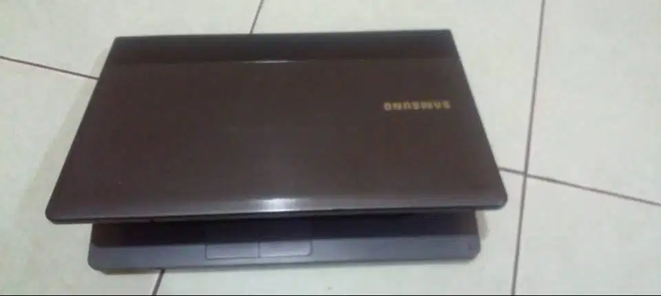 Laptop Samsung NP300E4X Core i3-2630QM-RAM 4GB-HDD 320GB-Dual VGA NVID