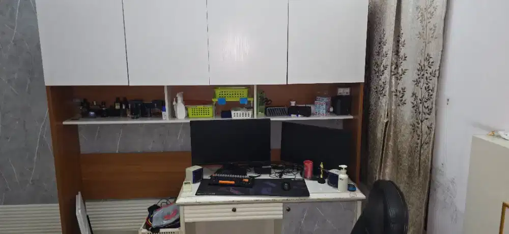 Meja Belajar plus Lemari