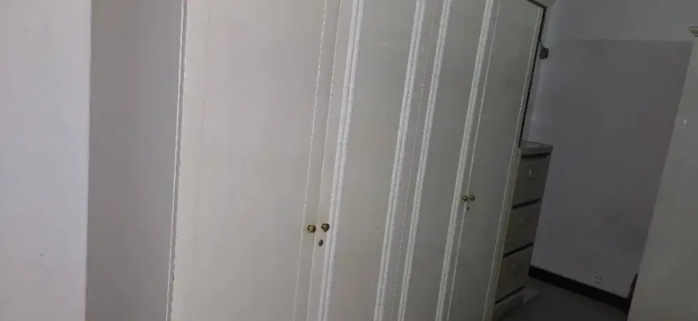 Lemari baju putih 2meter