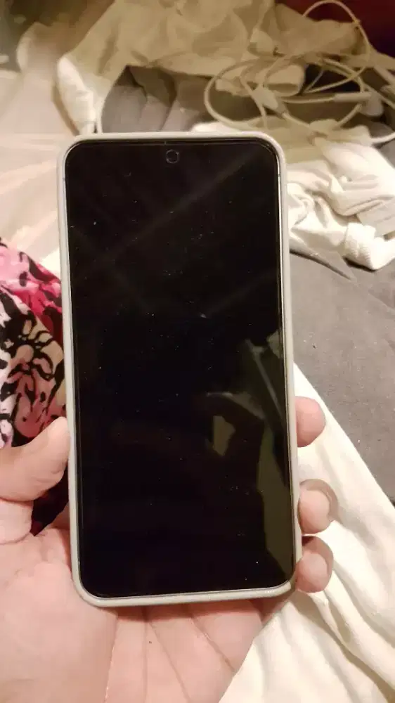 Samsung S25 12/256 Silver Like New Garansi Sampe 22 Februari 2027.