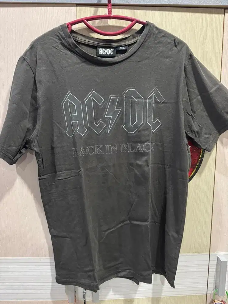 Baju kaos band ACDC