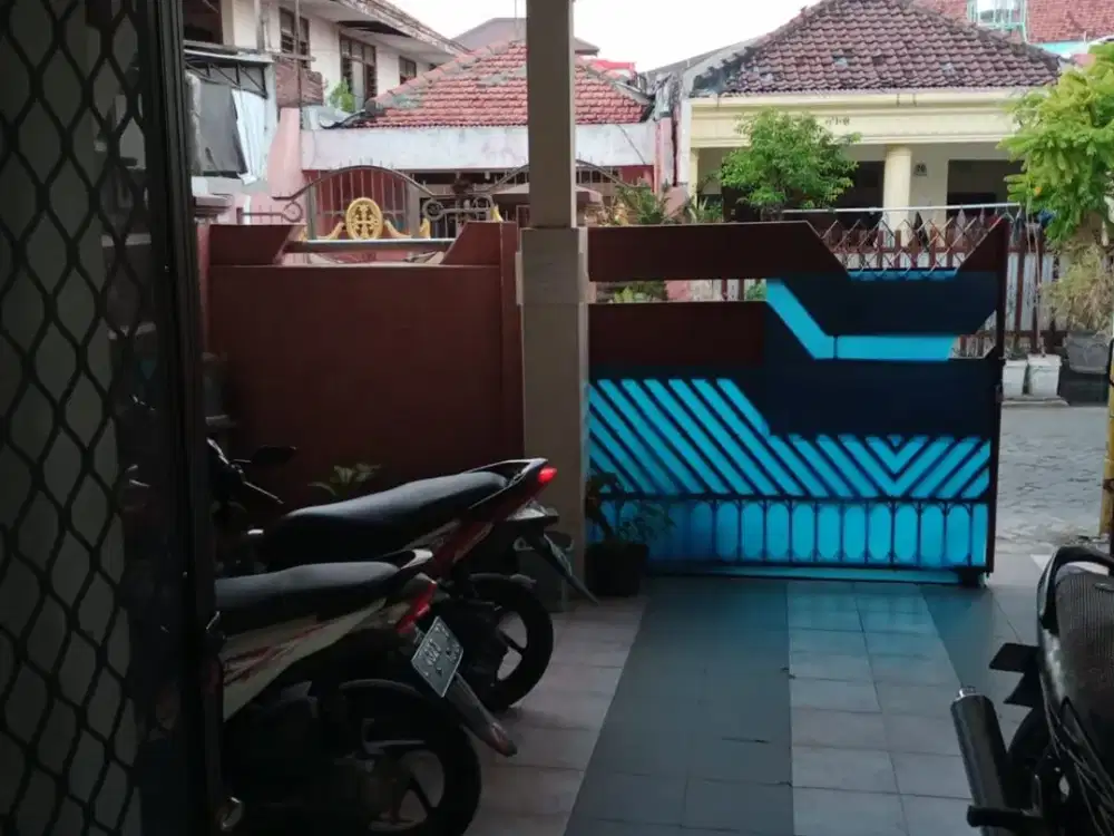 Jual rumah usaha kost di Ketintang Surabaya
