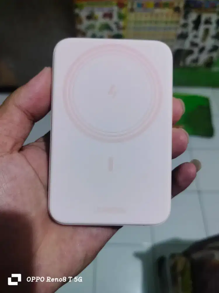 Power bank ugreen 10.000 mAh magsave magnet .