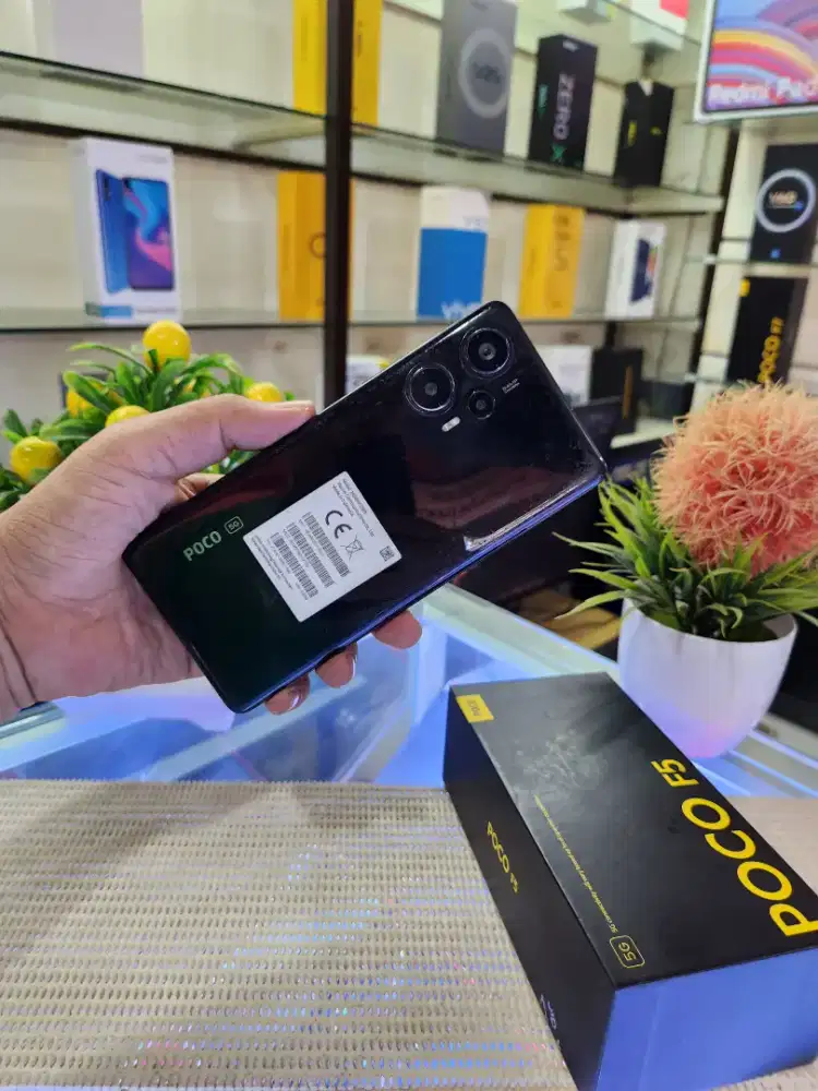 Poco F5 5G Ram 12Gb/ 256Gb Fullset Mulus Original 100% Bergaransi