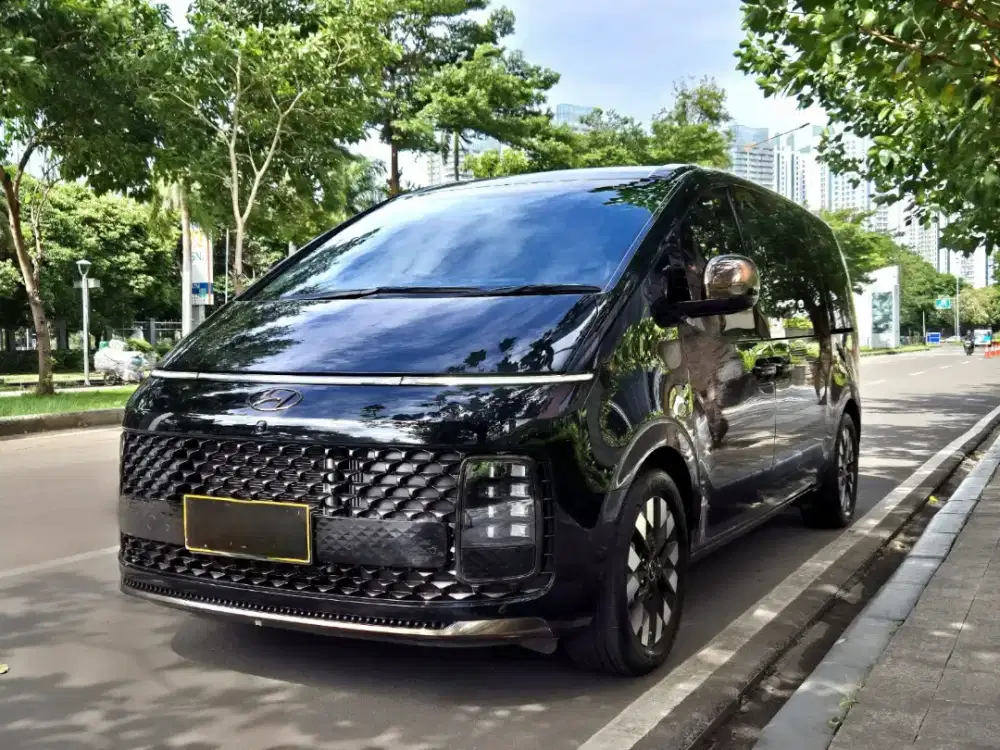 Hyundai Staria Signature 9 Seater 2024 Hitam KM Rendah Cash