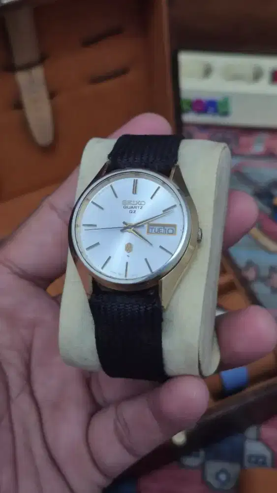 Vintage Seiko QZ Cal 0923-8000 Sunbrust Dial