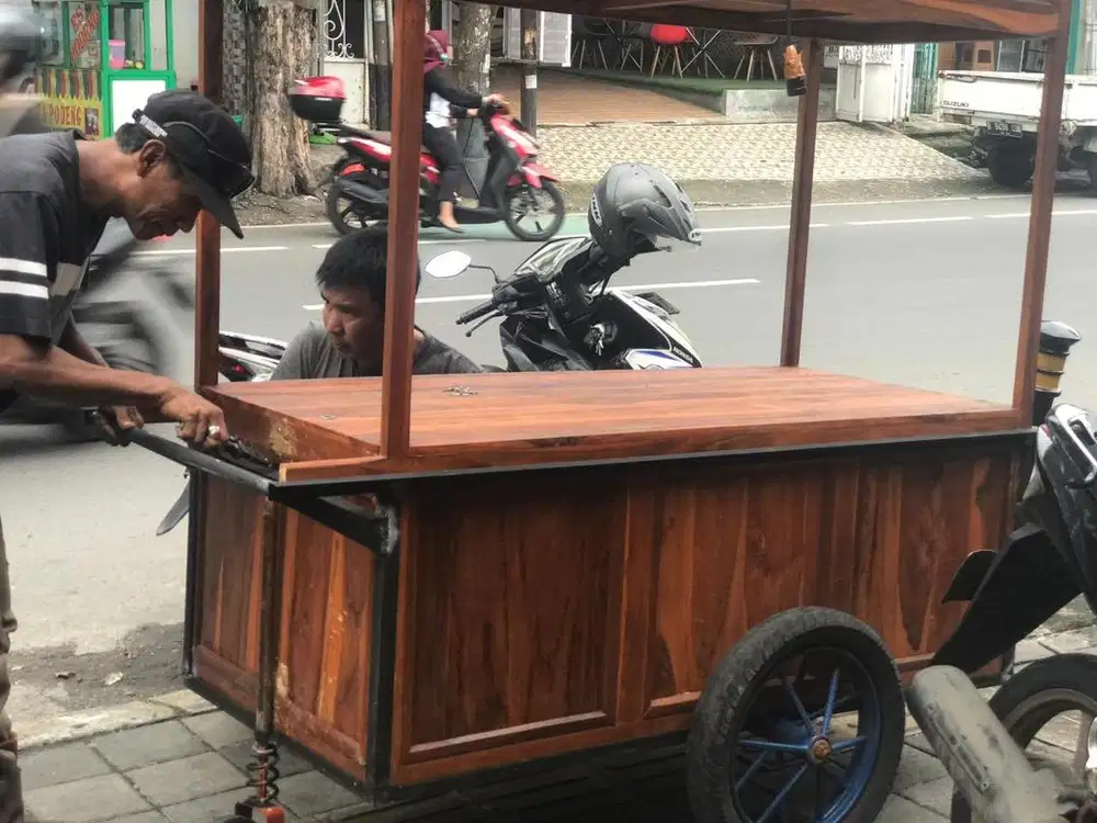 Gerobak dagang kayu jati