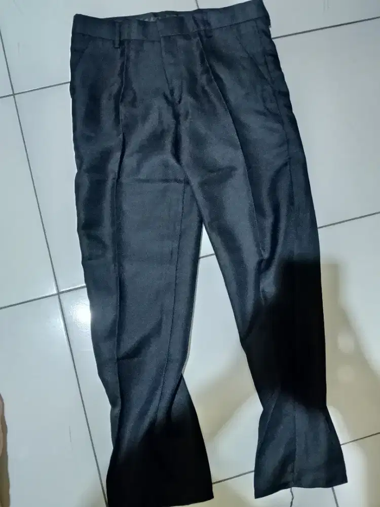 Celana panjang pria ukuran 31