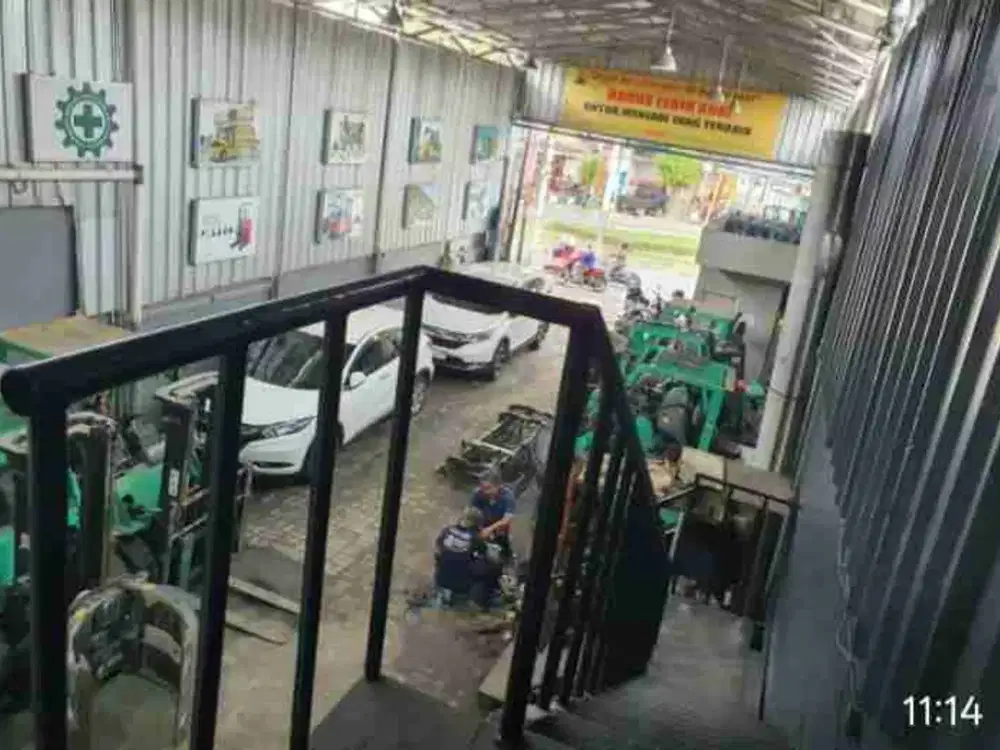 ruko gandeng 2 di jalan raya penggilingan jakarta timur