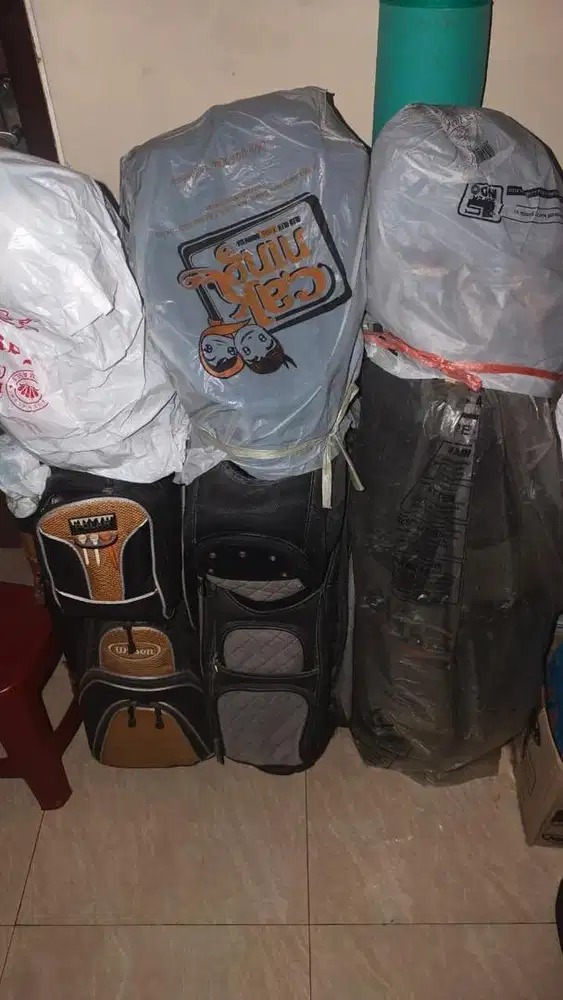 Tas Golf Wilson dan Set Stick Golf