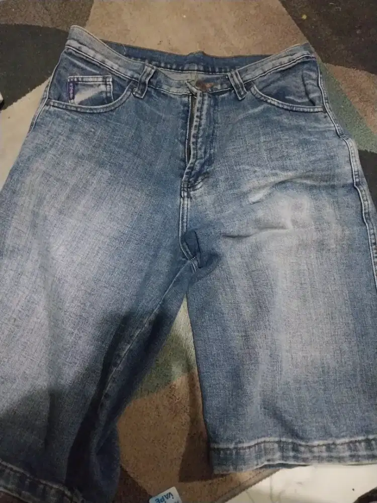 Celana Pendek Denim Jeans Pria Bekas