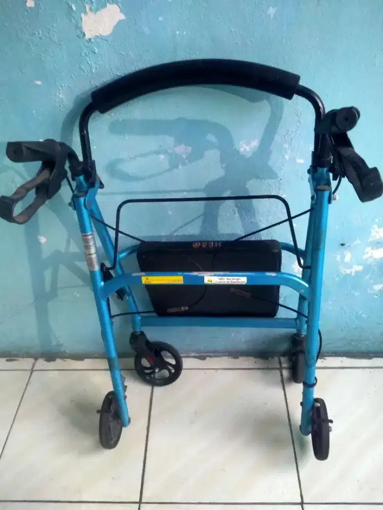 Kursi roda utk belajar jalan