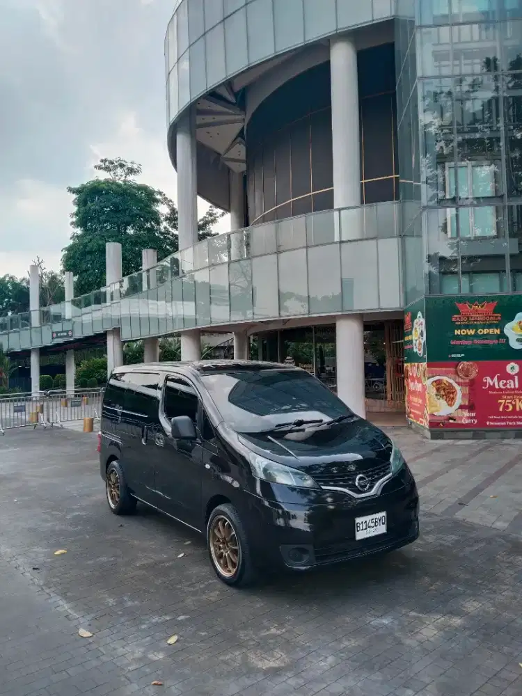 Nissan Evalia ST 2013 Manual