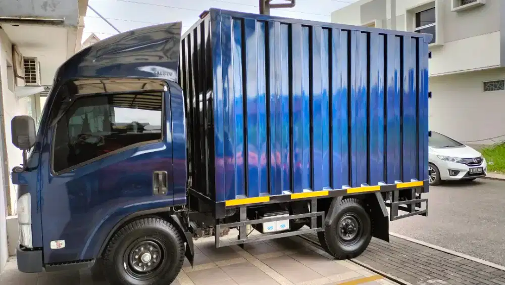 JUAL CEPAT IZUZU GIGA NLR 85. 120 PS