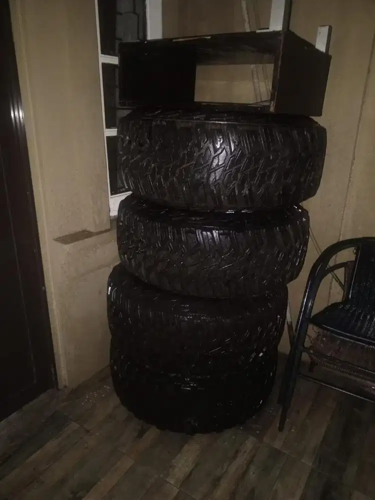 Dijual Velg Custom Ring 17 Celong + Ban 35” Kanati (90%)