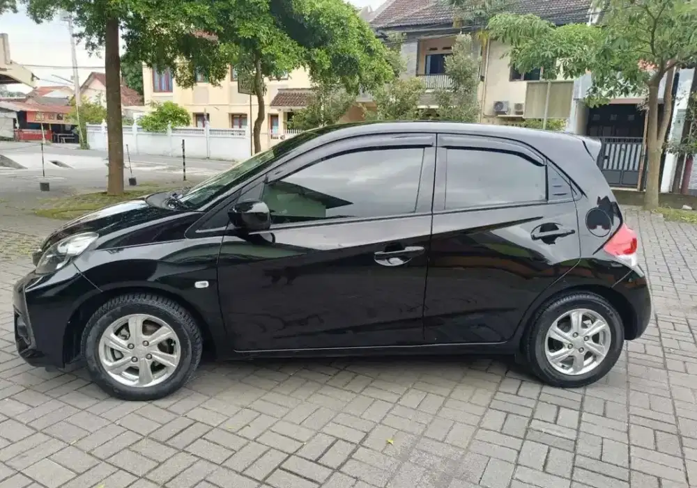 Honda brio satya tahun 2017 MT
