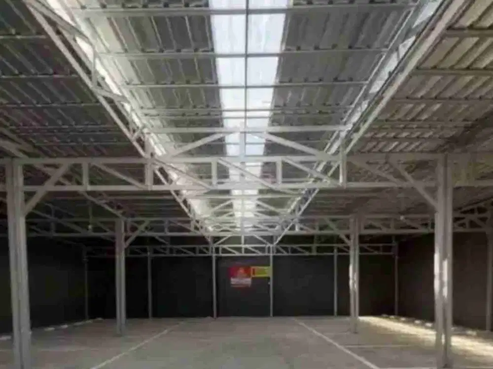 Dijual Gudang bisa Lahan Parkir Dapur MBG di Petemon Surabaya