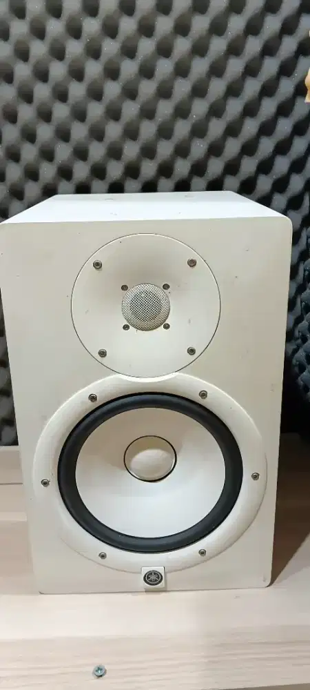 Spiker yamaha HS8i satu pasang