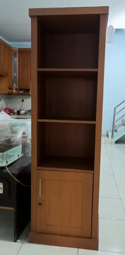 Lemari buku 4 tingkat