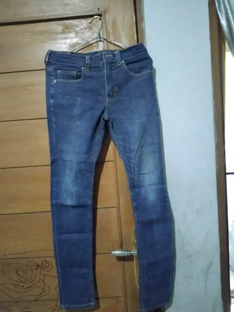 Levis cwe ukuran 28-29