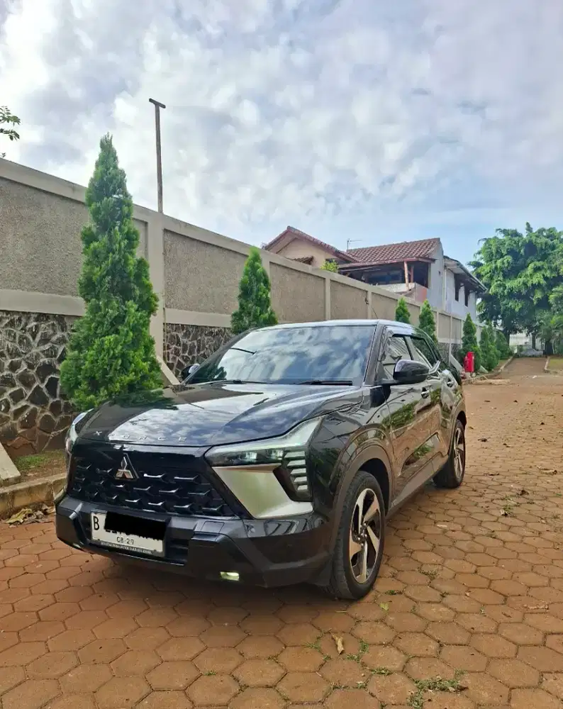 (Harga Cash) Mitsubishi XFORCE ULTIMATE NIK 2024 HITAM