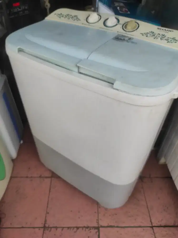 Mesin cuci 2 tabung Sharp kapasitas 7.5 kg normal semua siap pakai