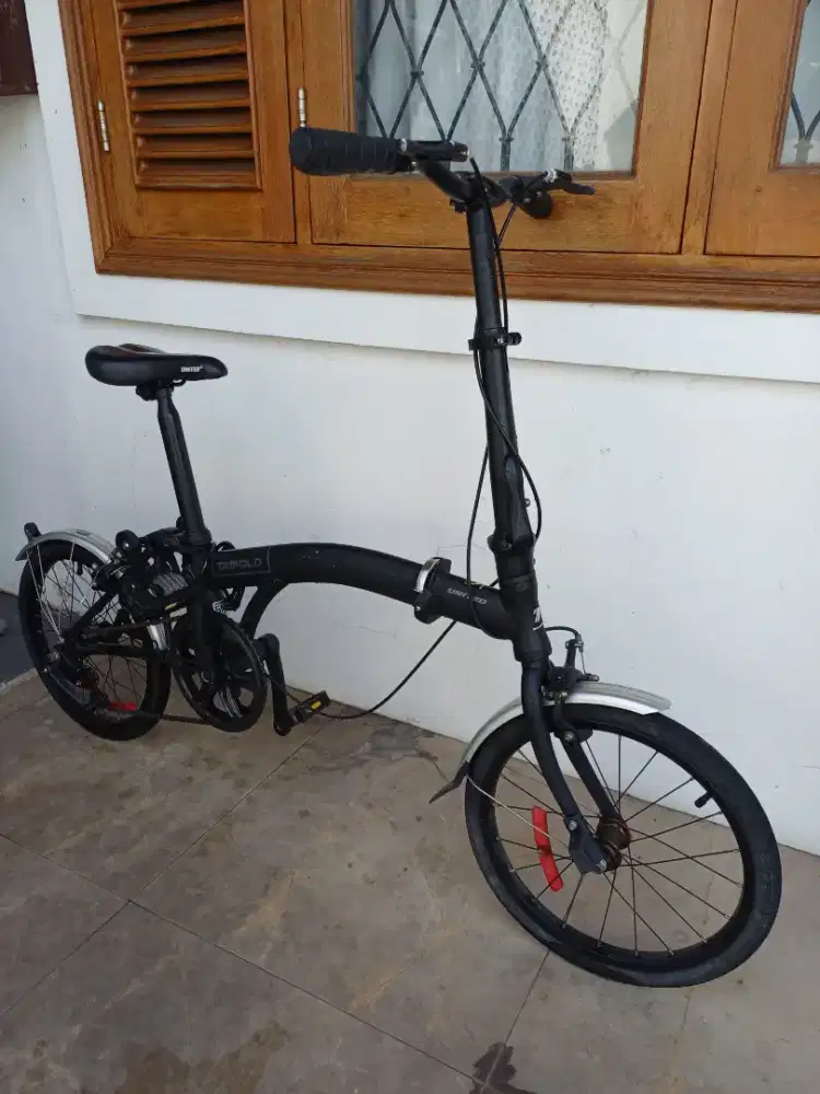 Sepeda hitam lipat united trifold