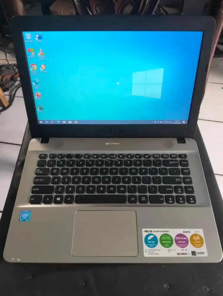 Laptop Asus X441N Intel Celeron Windows 10 body mulus baterai Ok