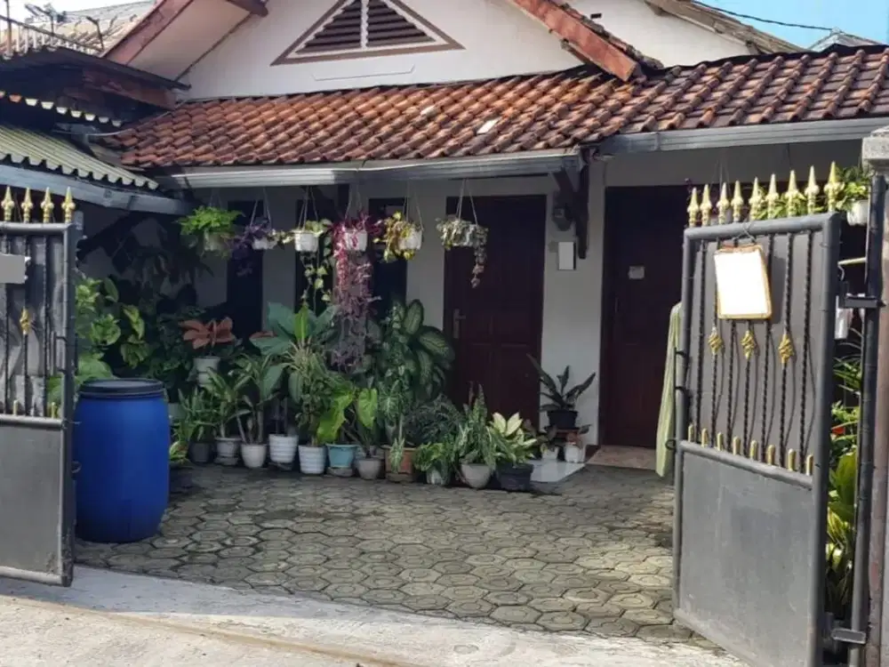 Rumah Terawat + Kosan di Jalan Cikaso Kota Bandung