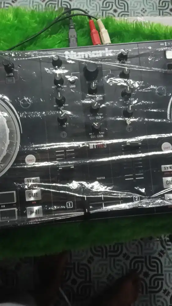 Djual alat DJ Numark pro3 lengkap sama kotak.minus tombol efek ilang 1