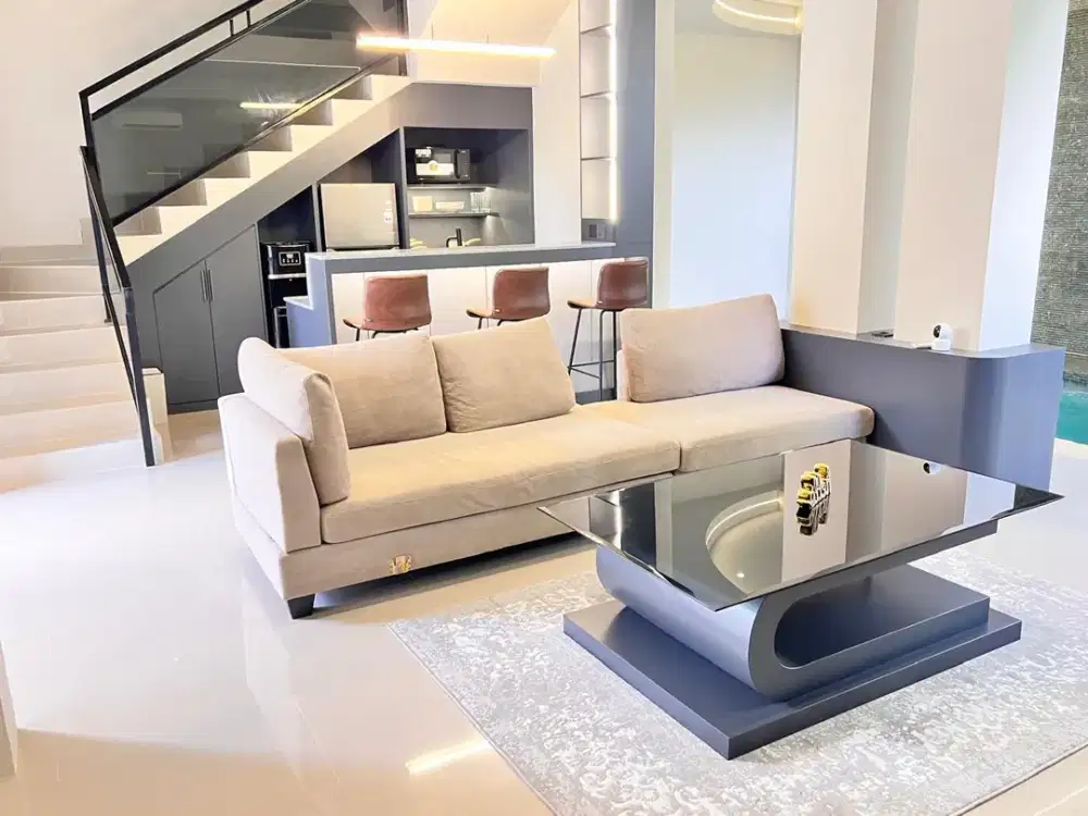 Villa 3 Kamar Tidur dengan Perabotan Modern di Ungasan, Cocok untuk Investasi