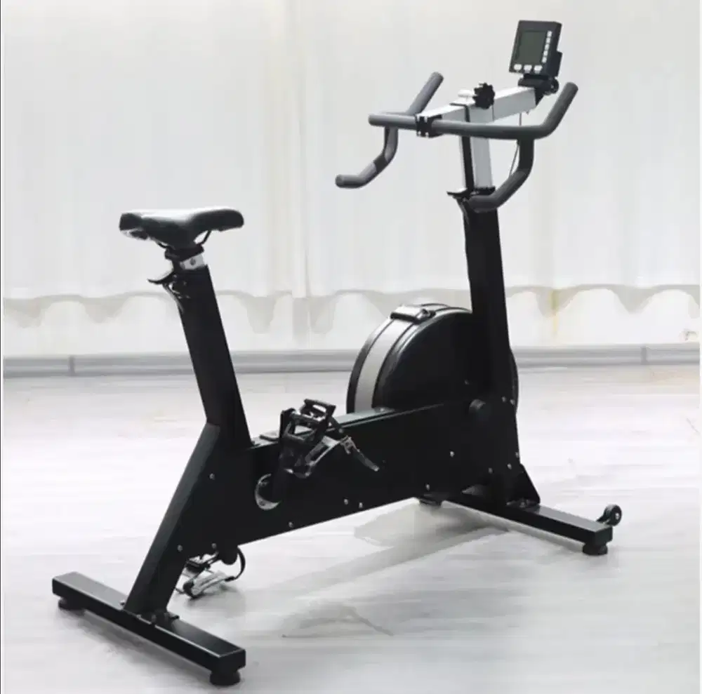 Concept 2 Bikerg Usafit Sepda Statis Upright Bike