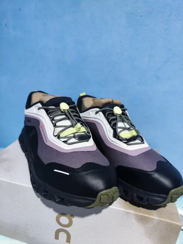 Sepatu on cloud 6 geo WP