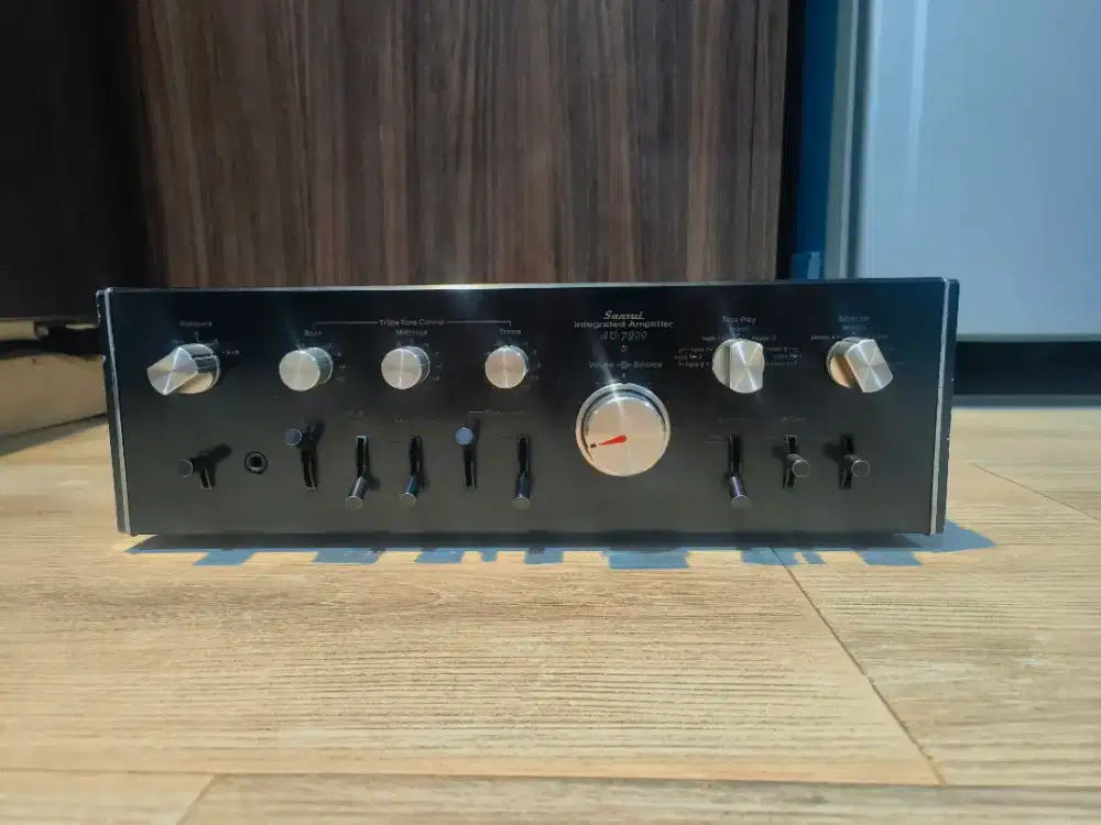 Amplifier Legendaris Sansui Au-7900 (keluaran tahun 1975-1977)