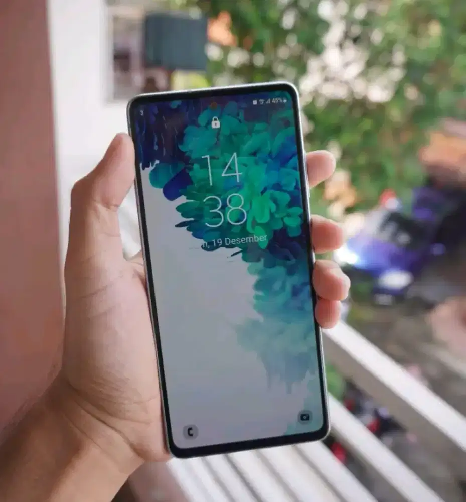 Samsung S20 FE  NO minus