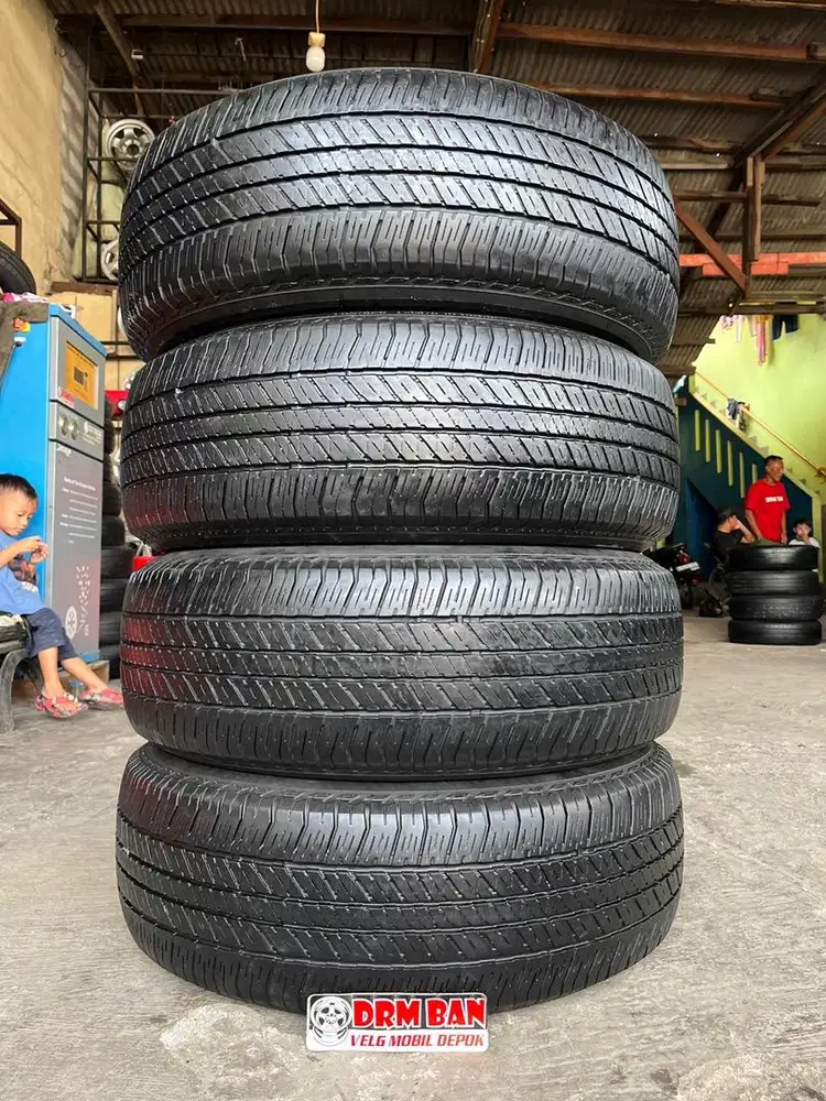 4ban copotan ukuran 265/65/17 merek bridgeston kondisi 85% tebel semua