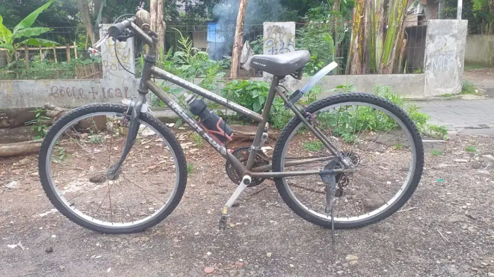 Di jual sepeda gunung jadul uk 26 ada anting gtu adanya