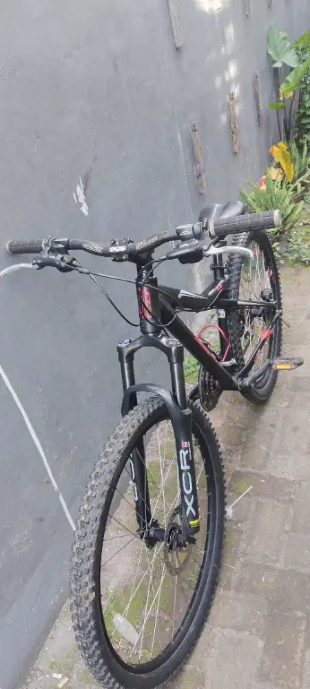 sepeda mtb asli GT AVALANCHE 2.0 made in California USA