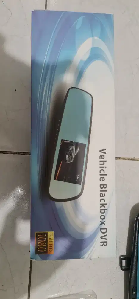 Dashcam mobil kondisi bagus, charger, kamera.belakang